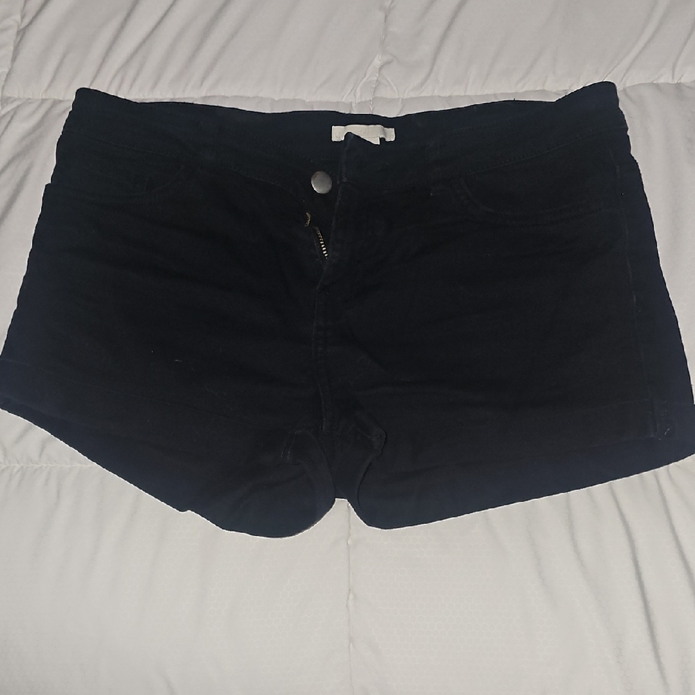 H&M Black Jean Shorts Timeless Style